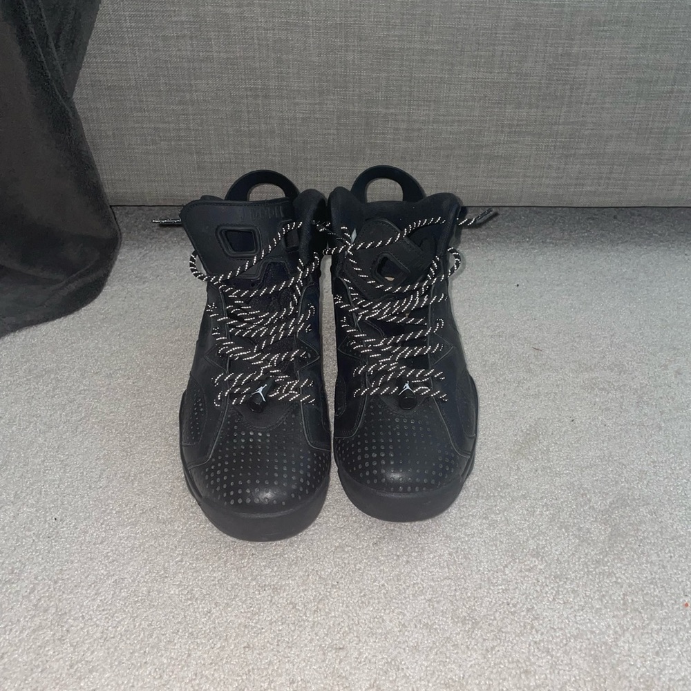 Jordan black cat 6s (COMES WITH BOX)
